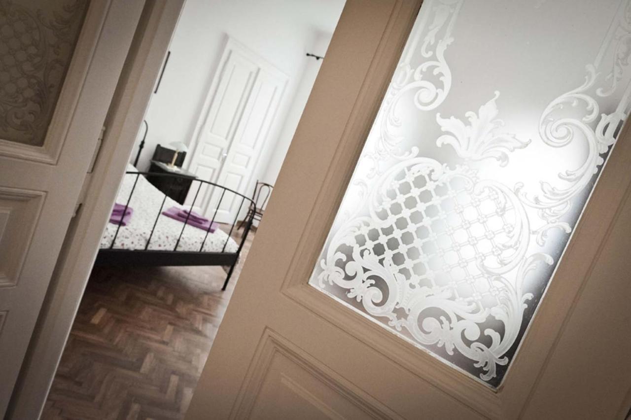 Domus Liberta - Boutique Rooms Trieste Luaran gambar