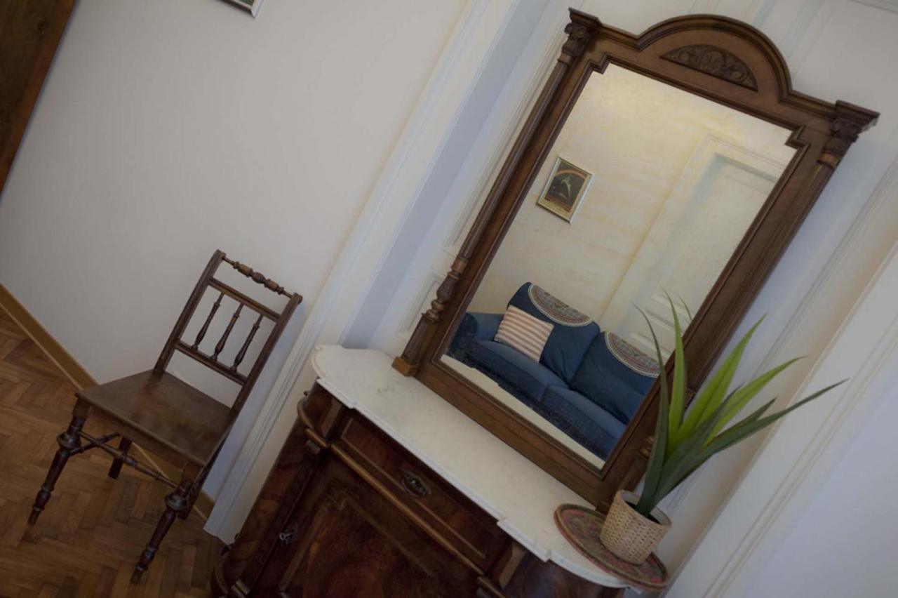 Domus Liberta - Boutique Rooms Trieste Luaran gambar