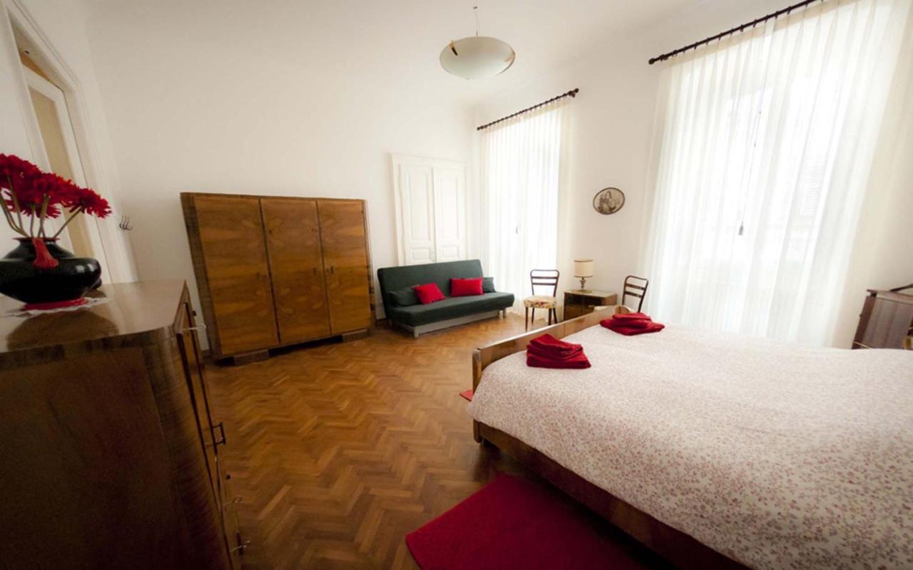 Domus Liberta - Boutique Rooms Trieste Luaran gambar