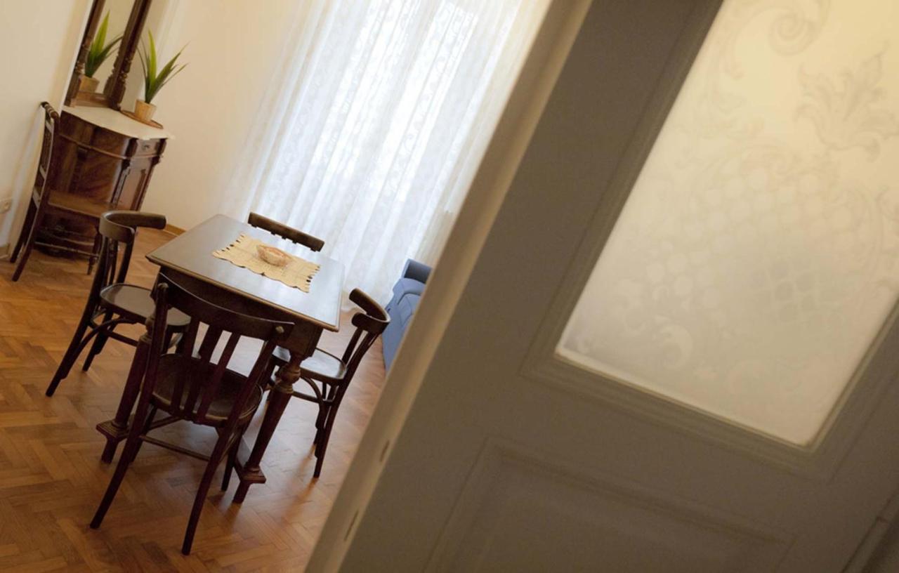 Domus Liberta - Boutique Rooms Trieste Luaran gambar