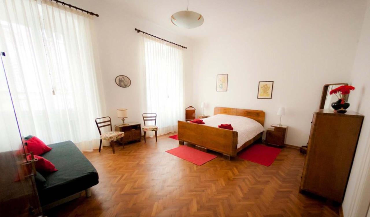 Domus Liberta - Boutique Rooms Trieste Luaran gambar